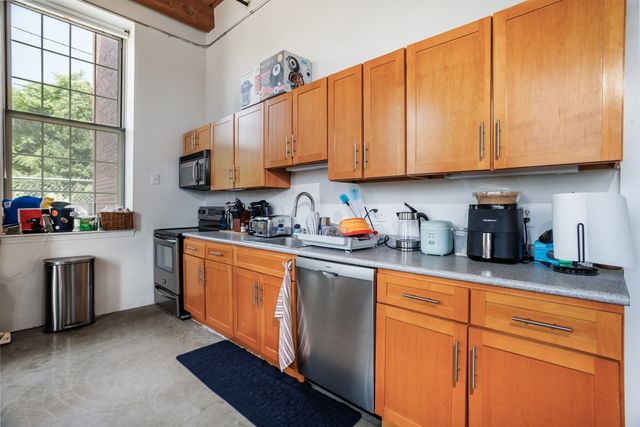 35 Riverwalk Way R201, Lowell, MA 01854