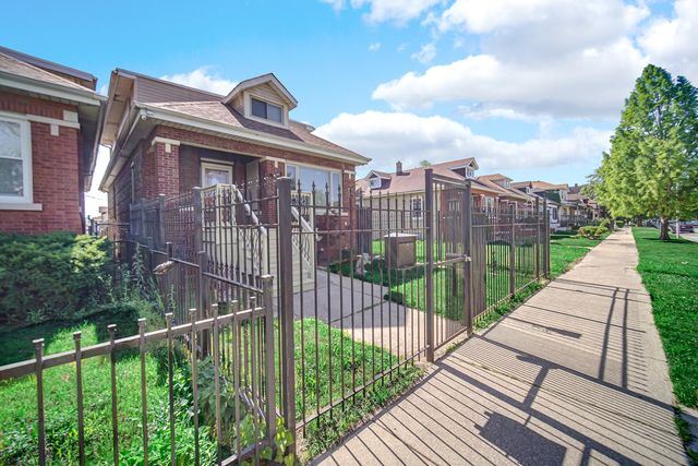 7505 S May Street, Chicago, IL 60620