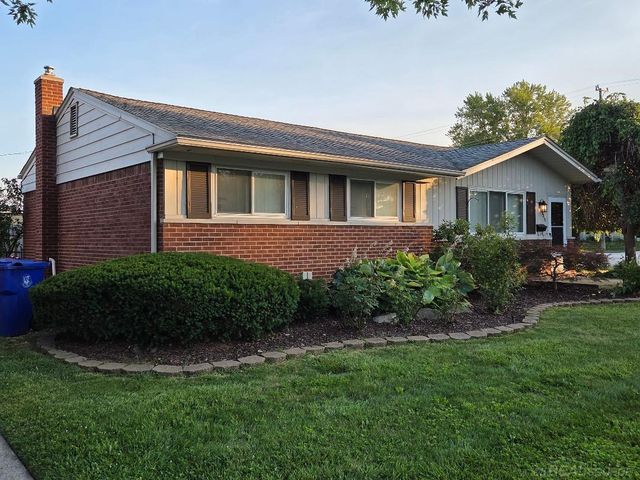 16816 Hans Court, Fraser, MI 48026