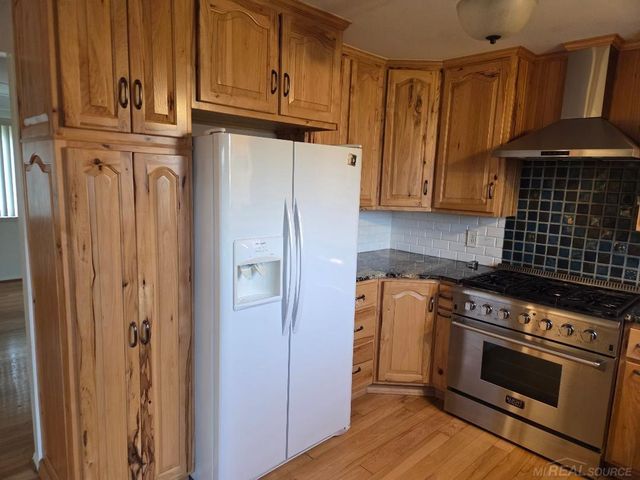 16816 Hans Court, Fraser, MI 48026
