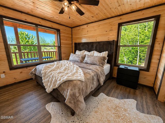 1632 Mountain Lodge Way, Pigeon Forge, TN 37862
