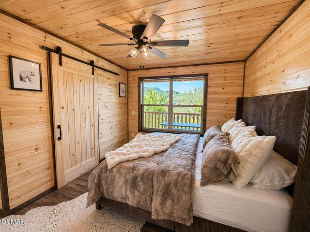 1632 Mountain Lodge Way, Pigeon Forge, TN 37862