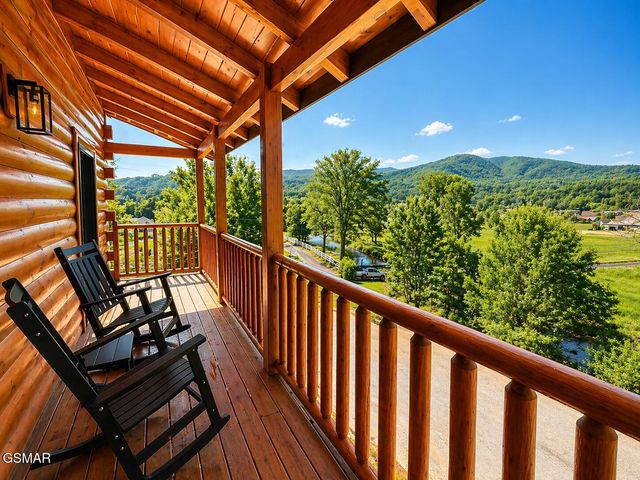 1632 Mountain Lodge Way, Pigeon Forge, TN 37862