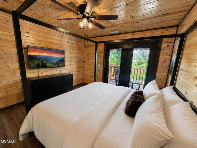 1632 Mountain Lodge Way, Pigeon Forge, TN 37862