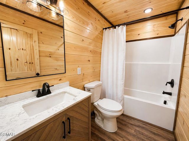 1632 Mountain Lodge Way, Pigeon Forge, TN 37862