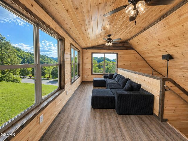 1632 Mountain Lodge Way, Pigeon Forge, TN 37862