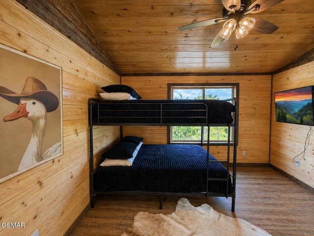 1632 Mountain Lodge Way, Pigeon Forge, TN 37862