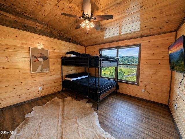 1632 Mountain Lodge Way, Pigeon Forge, TN 37862