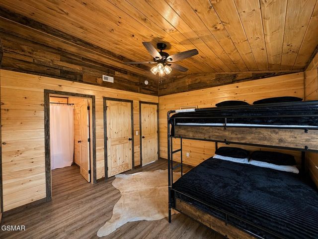 1632 Mountain Lodge Way, Pigeon Forge, TN 37862