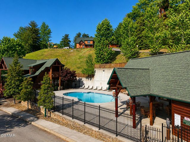 1632 Mountain Lodge Way, Pigeon Forge, TN 37862