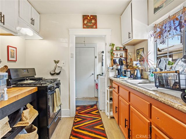 319 W Windsor Road, Glendale, CA 91204