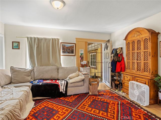319 W Windsor Road, Glendale, CA 91204