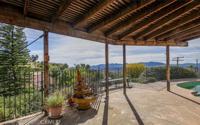1300 Paseo Redondo, Burbank, CA 91501
