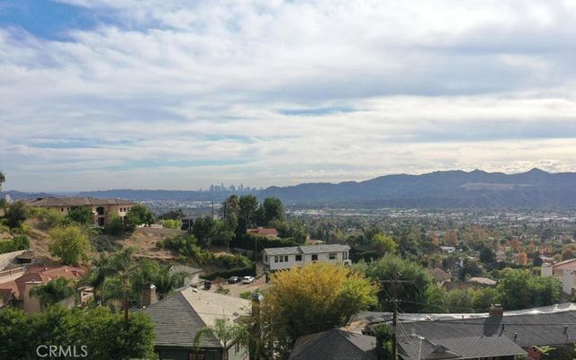 1300 Paseo Redondo, Burbank, CA 91501