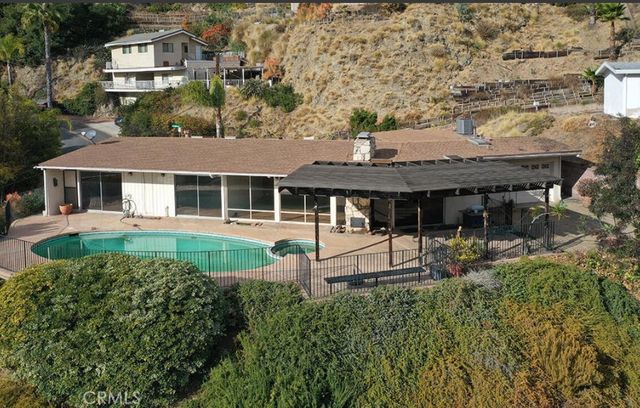 1300 Paseo Redondo, Burbank, CA 91501