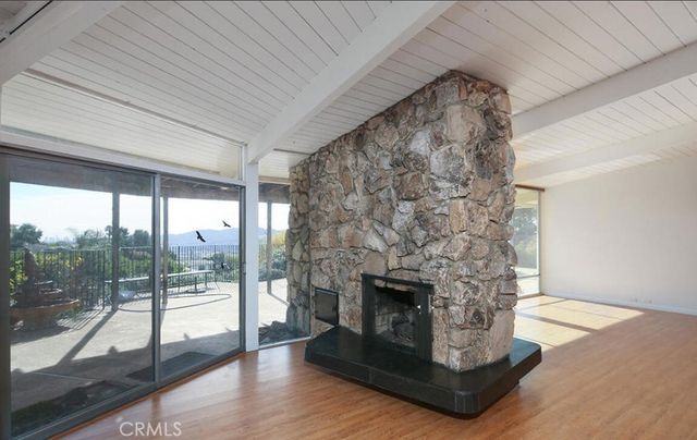 1300 Paseo Redondo, Burbank, CA 91501