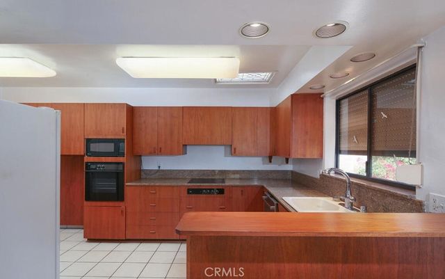 1300 Paseo Redondo, Burbank, CA 91501