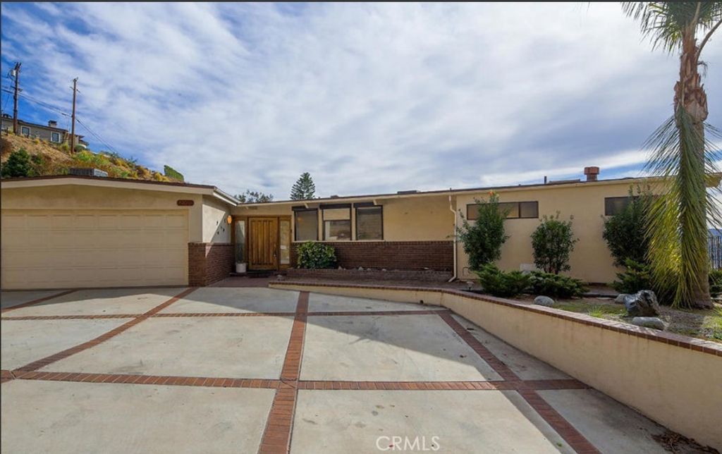 1300 Paseo Redondo, Burbank, CA 91501