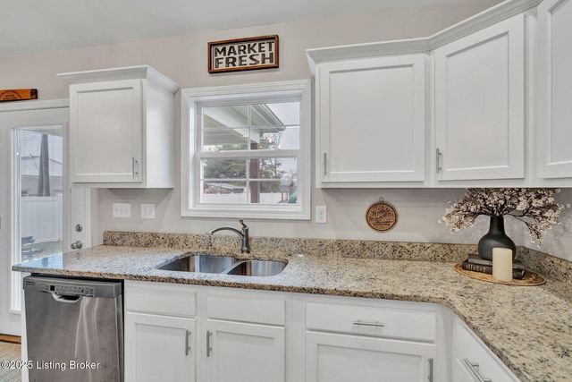 200 Stringer Ln, Mt Washington, KY 40047