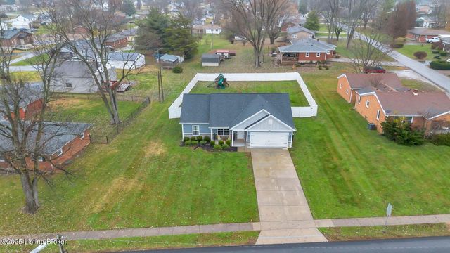 200 Stringer Ln, Mt Washington, KY 40047