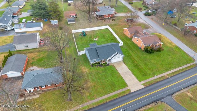 200 Stringer Ln, Mt Washington, KY 40047