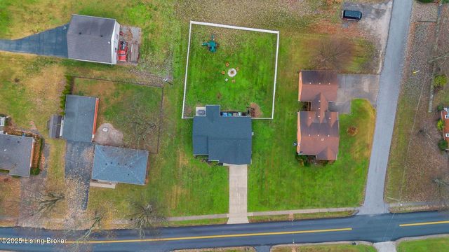 200 Stringer Ln, Mt Washington, KY 40047