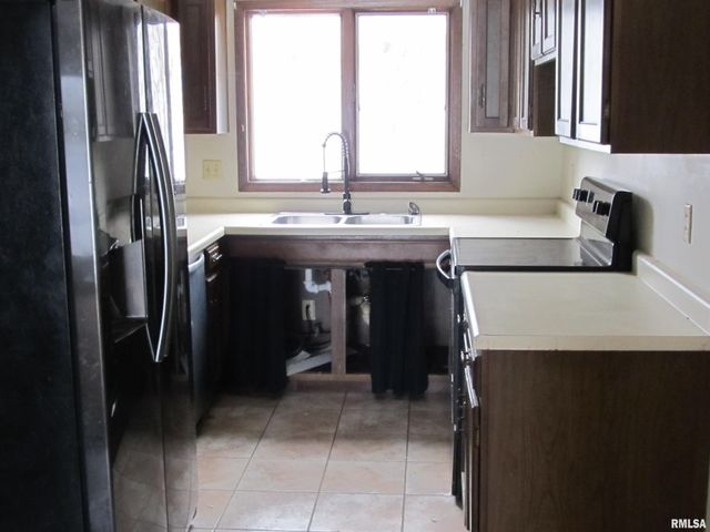 3766 EASTWOOD Court, Bettendorf, IL 52722