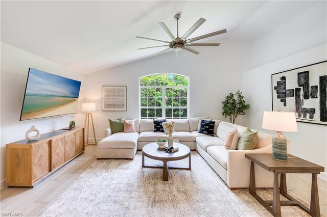 8058 Vera Cruz WAY, Naples, FL 34109