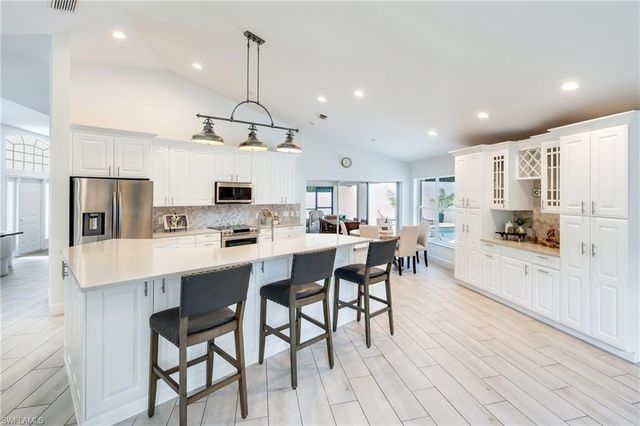 8058 Vera Cruz WAY, Naples, FL 34109