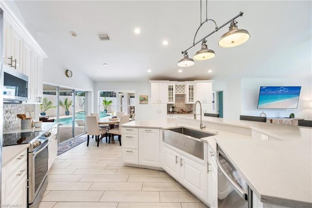 8058 Vera Cruz WAY, Naples, FL 34109
