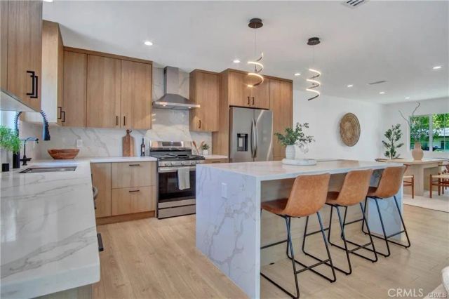 18406 Jovan Street, Tarzana, CA 91335