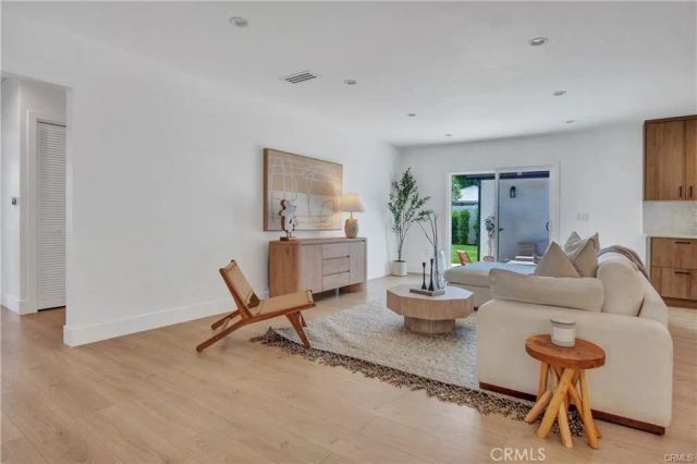 18406 Jovan Street, Tarzana, CA 91335