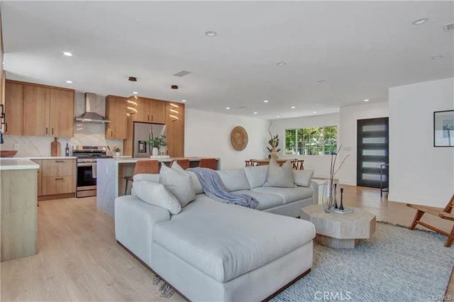 18406 Jovan Street, Tarzana, CA 91335