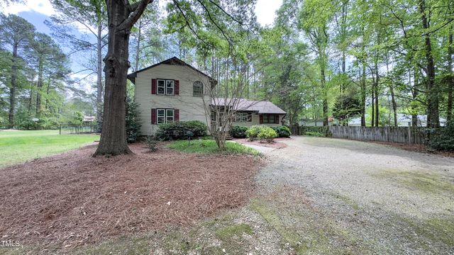 5728 Carriagehouse Court, Apex, NC 27539