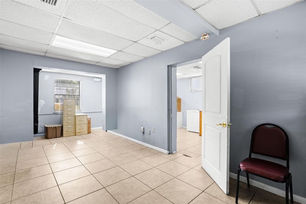 Image 14 of property listing at 110 N LINCOLN AVENUE, Tampa, FL 33609