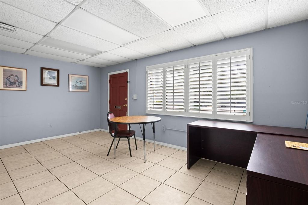 Image 7 of property listing at 110 N LINCOLN AVENUE, Tampa, FL 33609