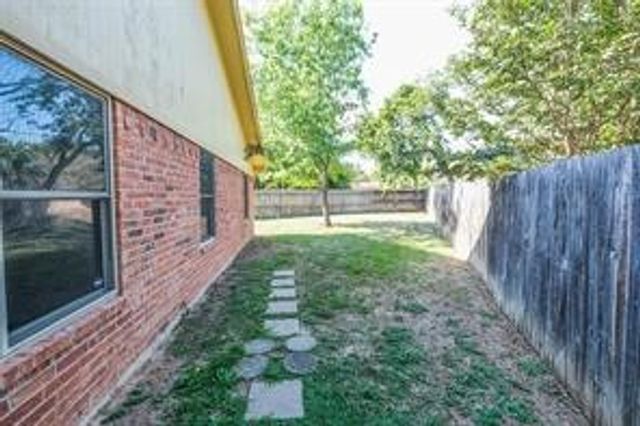 11911 Metmora Court, Fort Worth, TX 76008