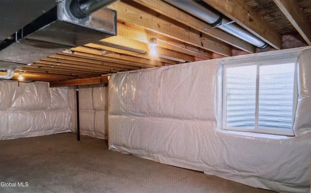 36 Chip Shot Way, Mechanicville, NY 12118