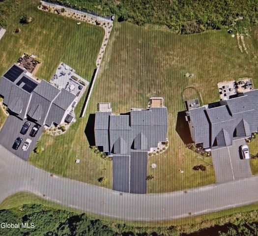 36 Chip Shot Way, Mechanicville, NY 12118