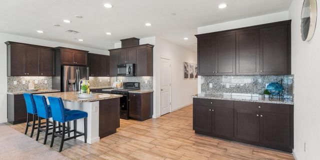 3026 Mulholland Dr, Lathrop, CA 95330