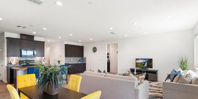 3026 Mulholland Dr, Lathrop, CA 95330