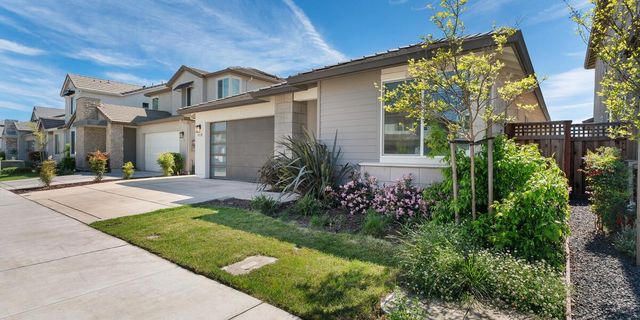 3026 Mulholland Dr, Lathrop, CA 95330