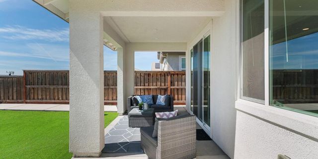 3026 Mulholland Dr, Lathrop, CA 95330