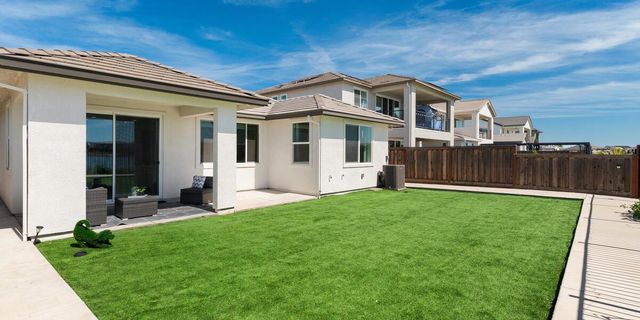 3026 Mulholland Dr, Lathrop, CA 95330