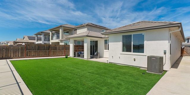 3026 Mulholland Dr, Lathrop, CA 95330