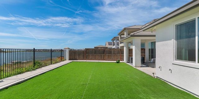 3026 Mulholland Dr, Lathrop, CA 95330