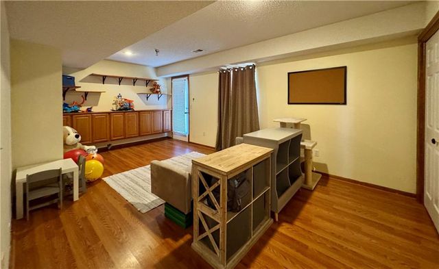 300 N Hickory Street, Gardner, KS 66030