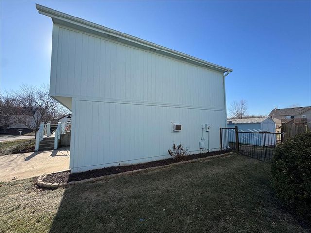 300 N Hickory Street, Gardner, KS 66030