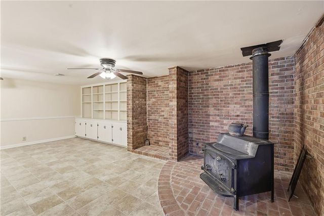 2224 Colonial Drive, Gainesville, GA 30501