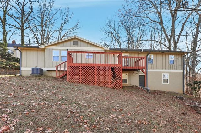 2224 Colonial Drive, Gainesville, GA 30501
